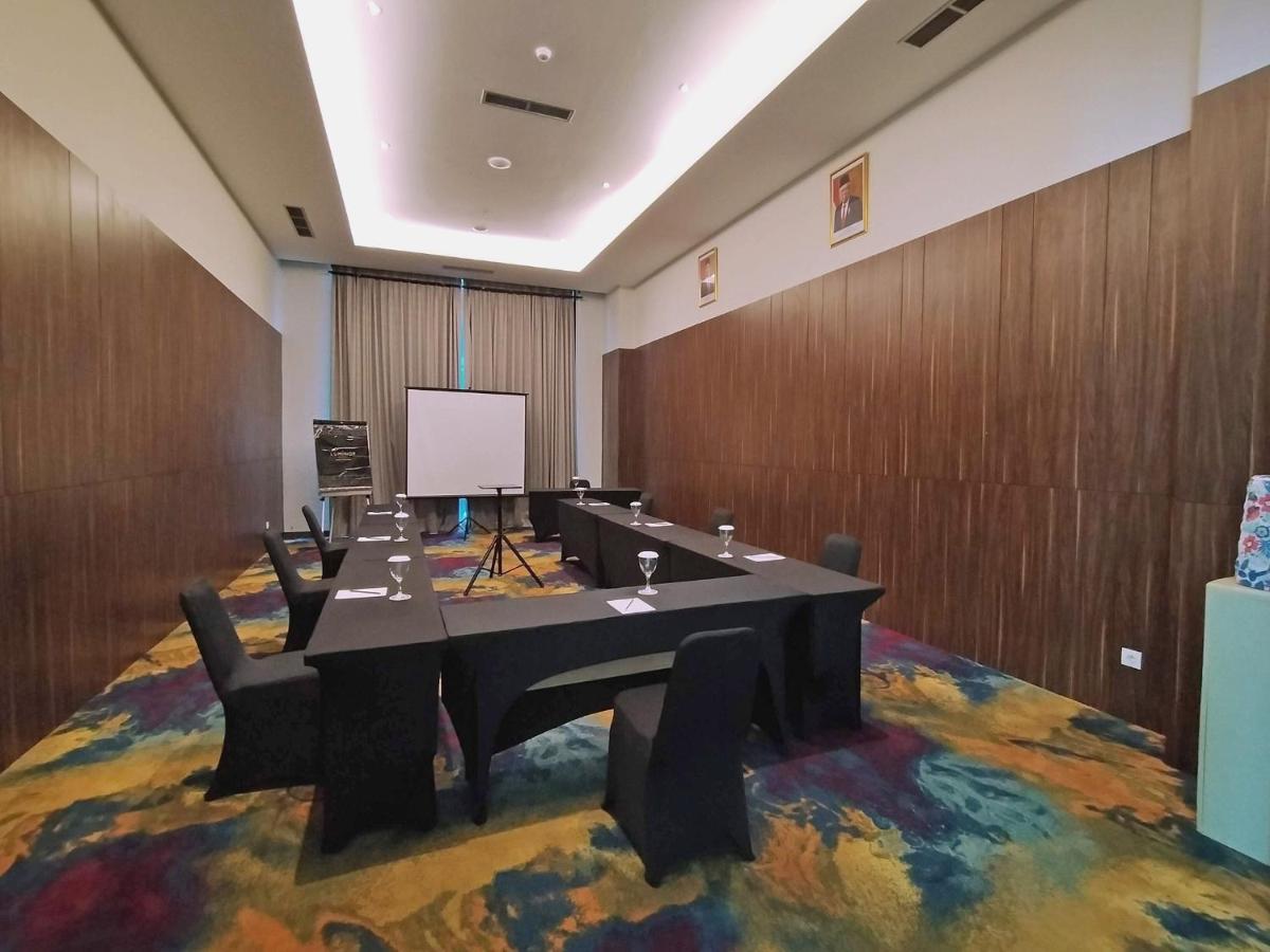 Luminor Hotel Pecenongan Jakarta By Wh Exterior photo