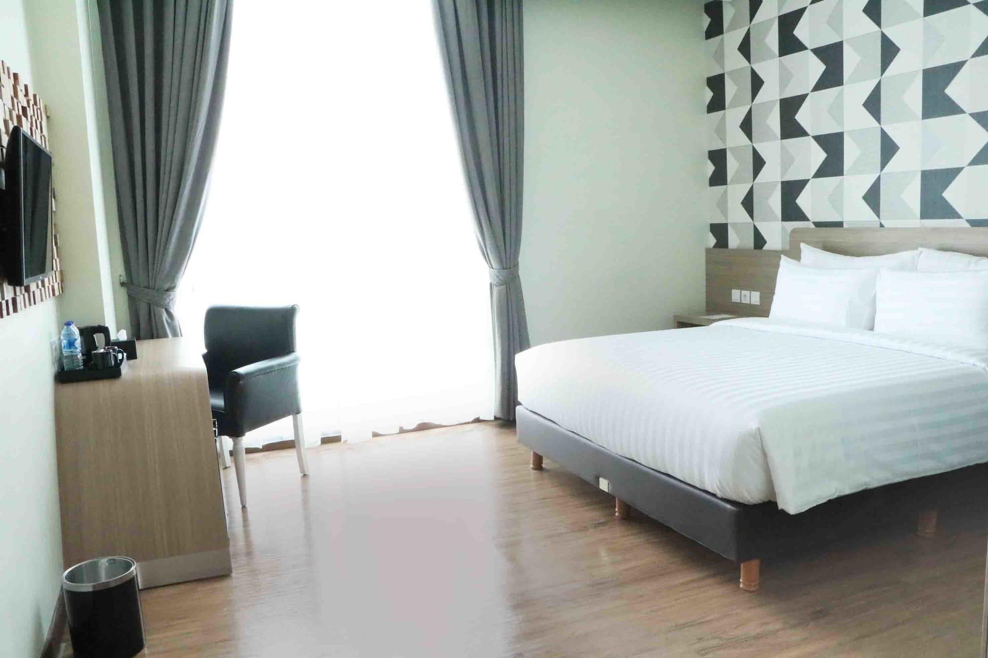 Luminor Hotel Pecenongan Jakarta By Wh Exterior photo