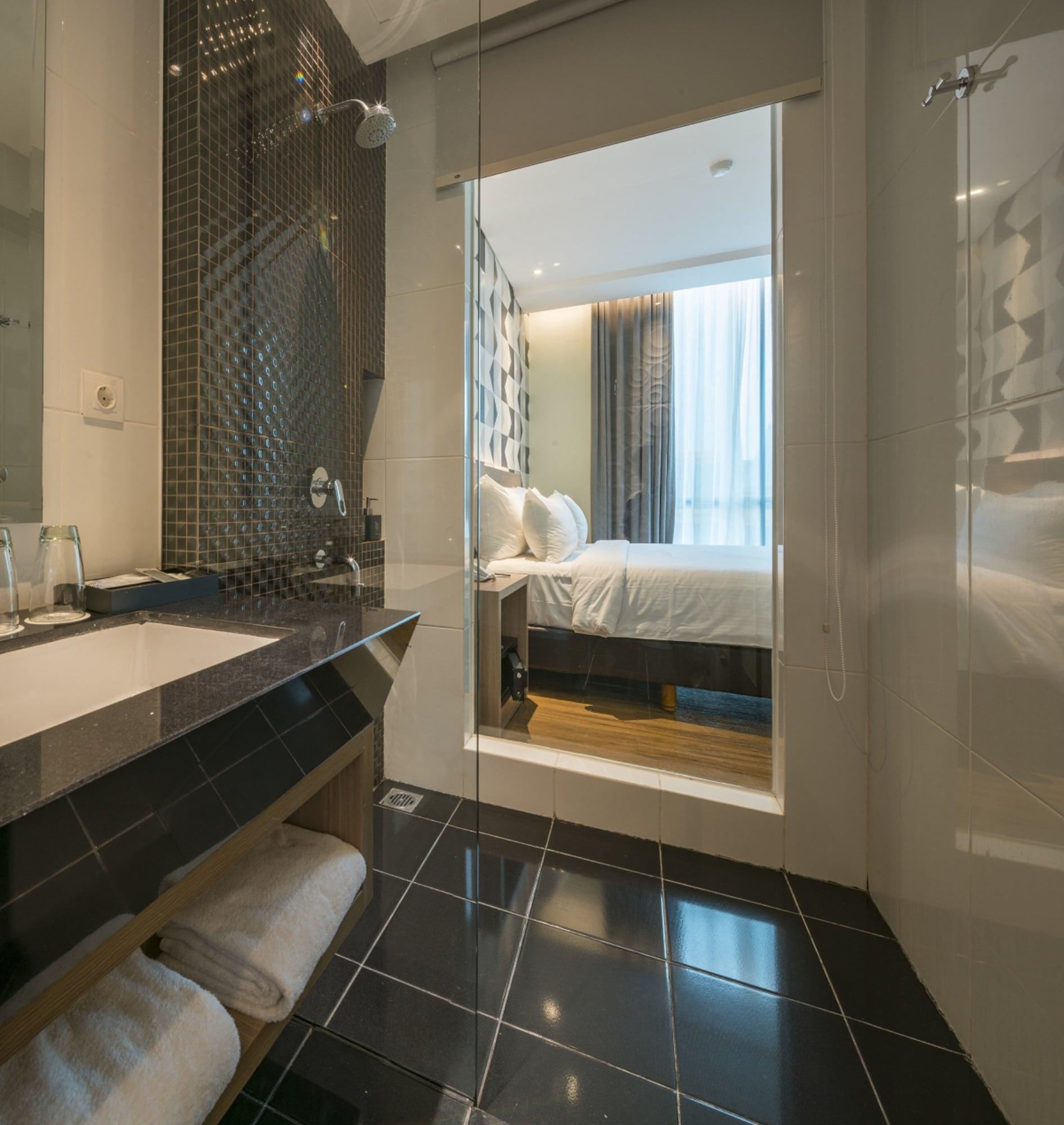 Luminor Hotel Pecenongan Jakarta By Wh Exterior photo
