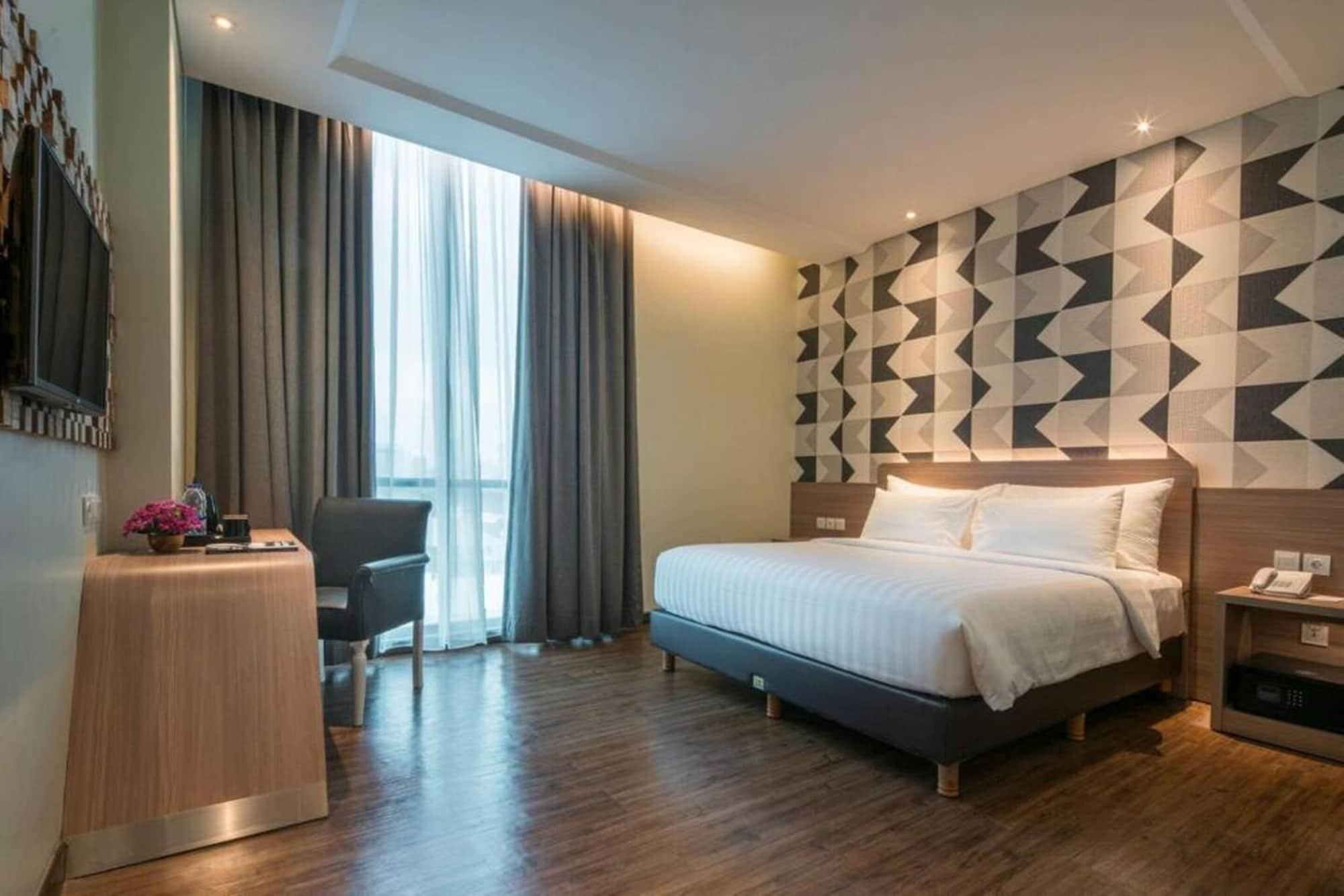 Luminor Hotel Pecenongan Jakarta By Wh Exterior photo