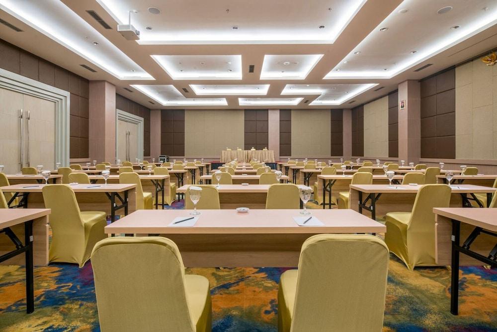 Luminor Hotel Pecenongan Jakarta By Wh Exterior photo