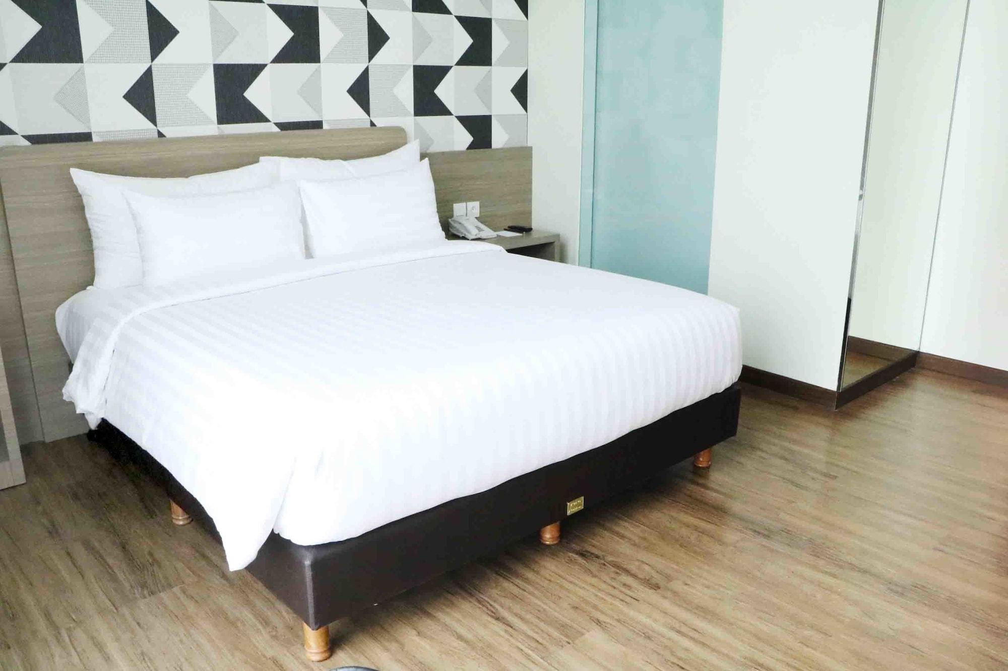 Luminor Hotel Pecenongan Jakarta By Wh Exterior photo