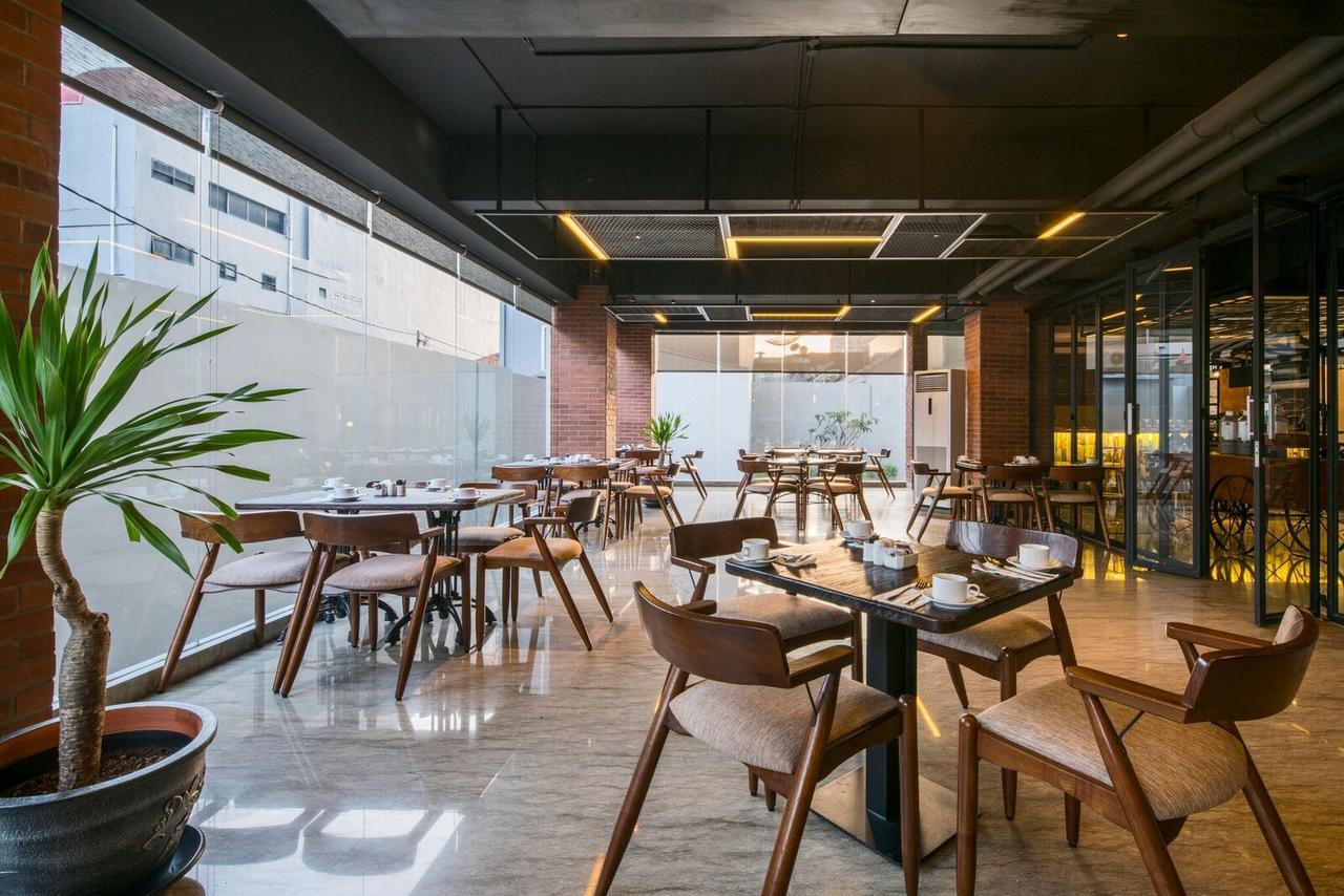 Luminor Hotel Pecenongan Jakarta By Wh Exterior photo