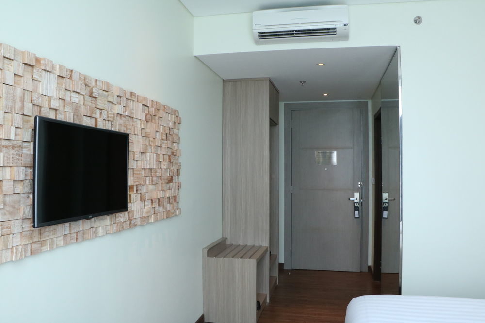Luminor Hotel Pecenongan Jakarta By Wh Exterior photo