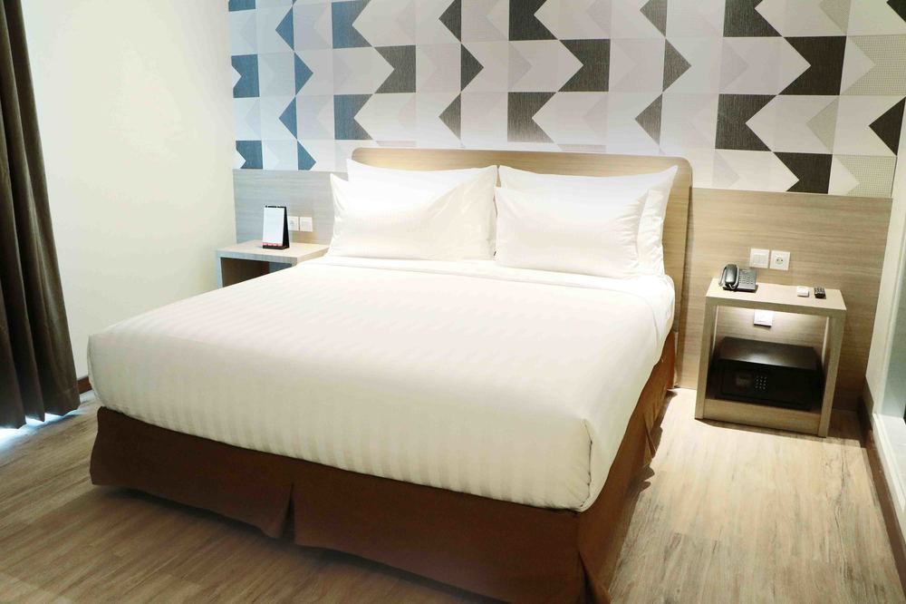 Luminor Hotel Pecenongan Jakarta By Wh Exterior photo