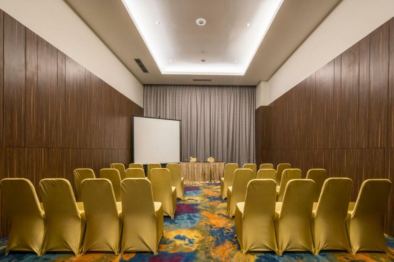 Luminor Hotel Pecenongan Jakarta By Wh Exterior photo